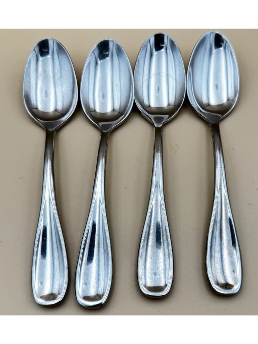 4 Oneida VOSS 18/0 Stainless Flatware Glossy Place Soup Spoons Table Spoons